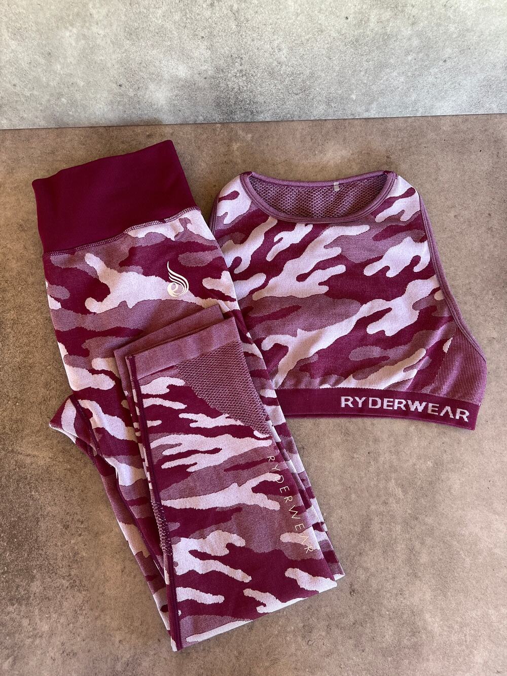 RYDERWEAR Athletic bra & high rise legging set 2 pc maroon camo print size M